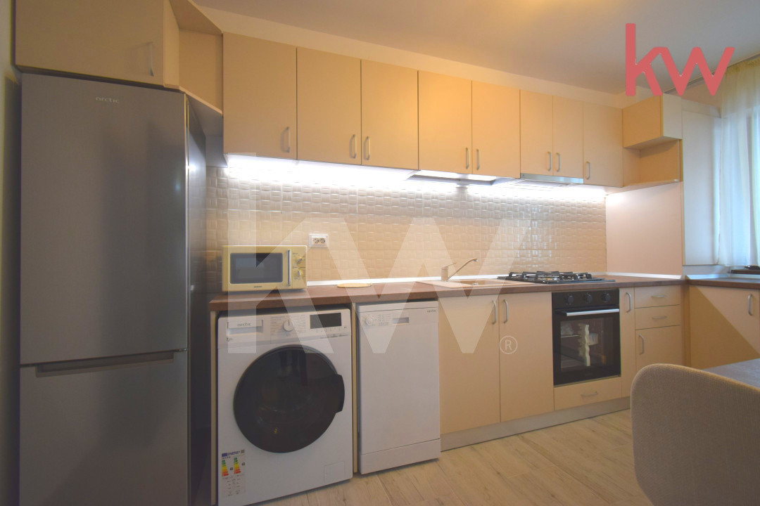 Apartament decomandat, bloc nou, loc de parcare, complet mobilat 
