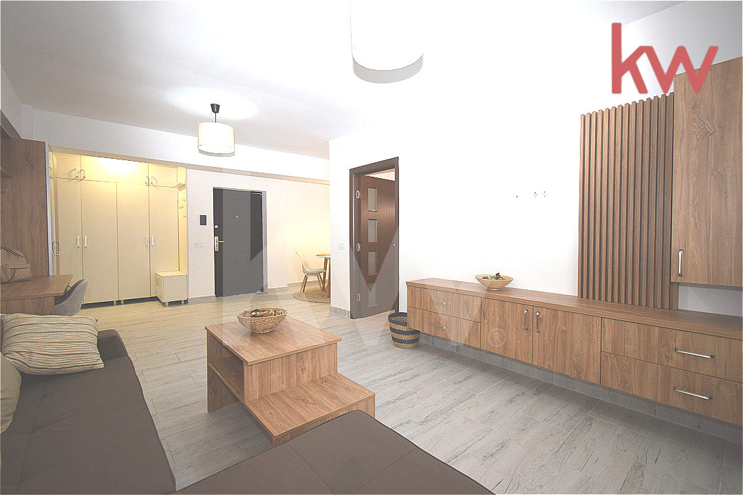 Apartament decomandat, bloc nou, loc de parcare, complet mobilat 