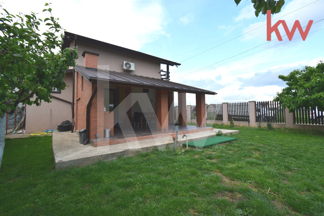 Casa Albesti mobilata si utilata,  deosebita, parter si mansarda