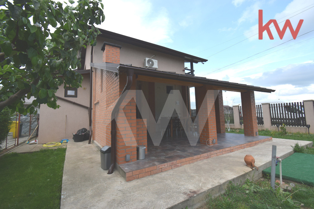 Casa Albesti mobilata si utilata,  deosebita, parter si mansarda