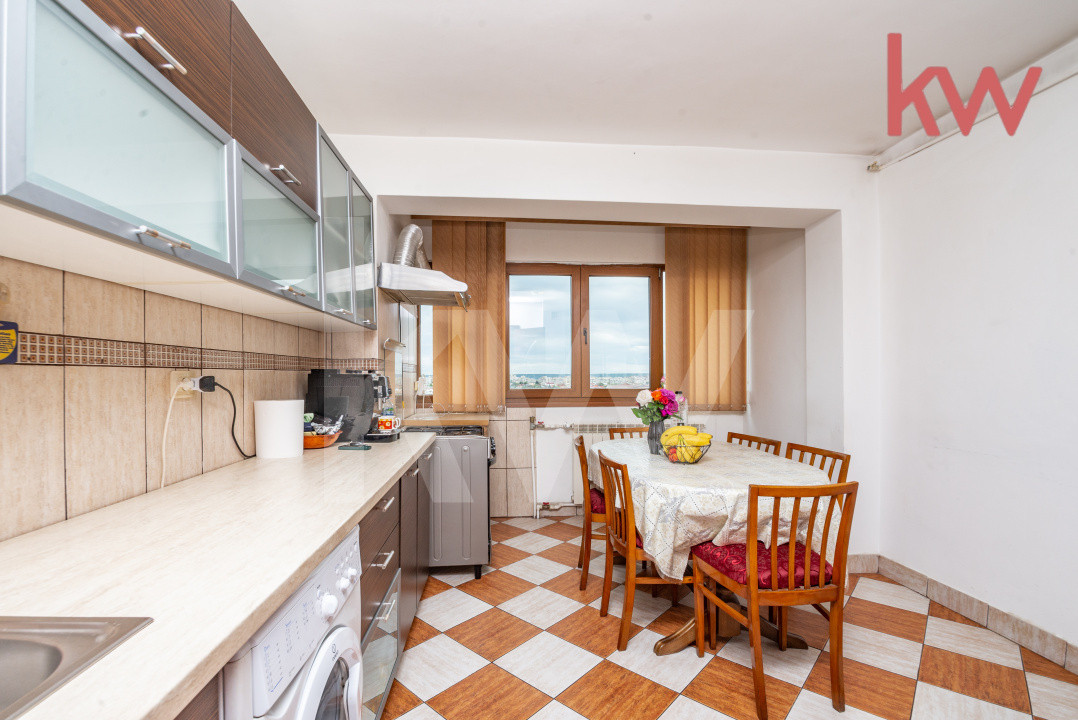 Apartament 3 camere complet mobilat, priveliste panoramica, Bd. Decebal 
