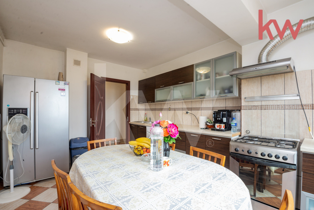 Apartament 3 camere complet mobilat, priveliste panoramica, Bd. Decebal 