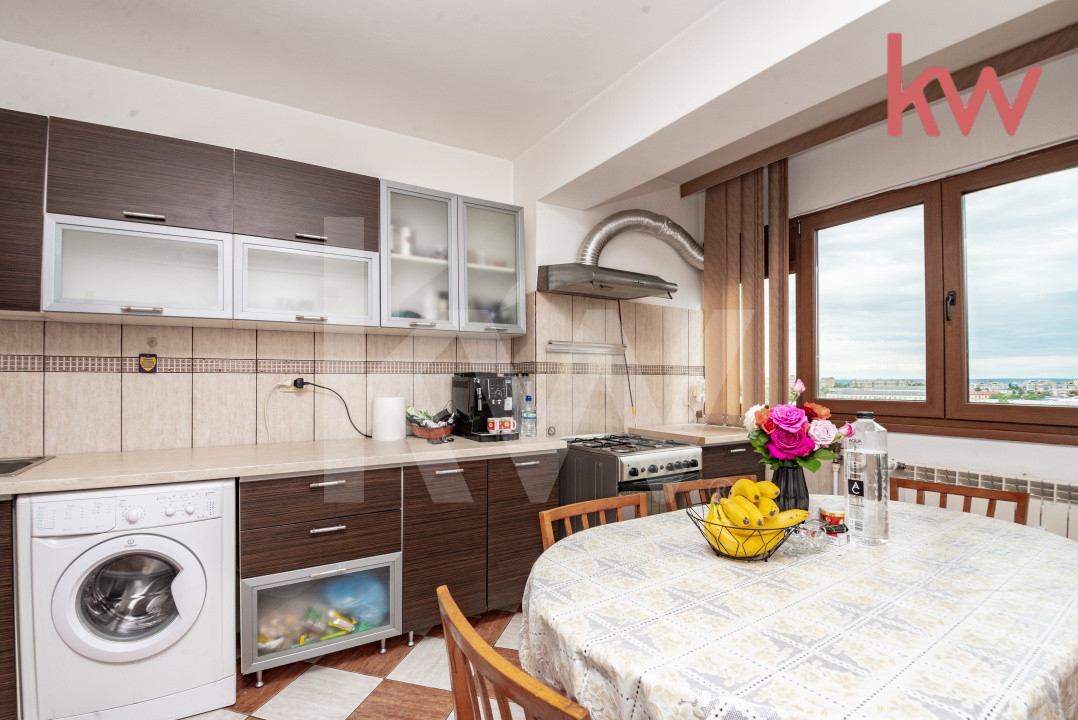 Apartament 3 camere complet mobilat, priveliste panoramica, Bd. Decebal 