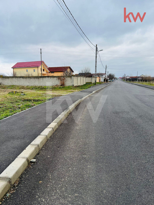 Teren 1000 mp, Rovine 2, acces la doua strazi