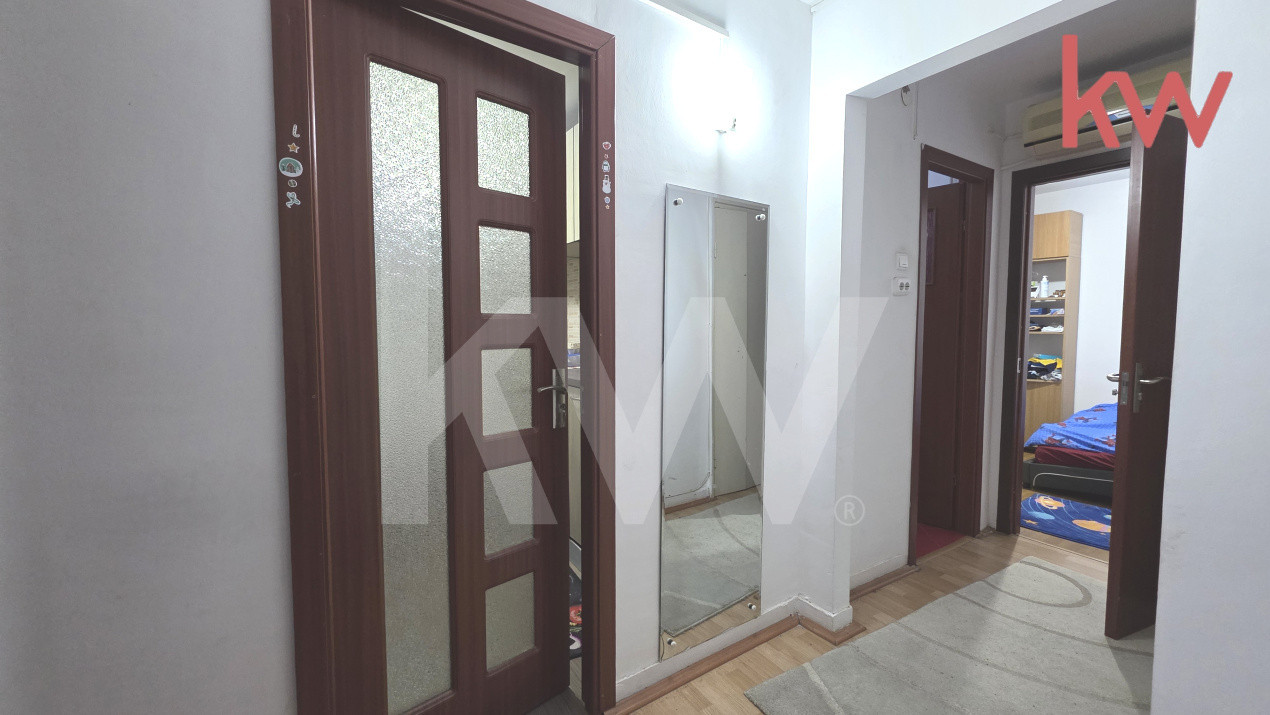 Apartament decomandat, Rovine, centrala, etajul 3