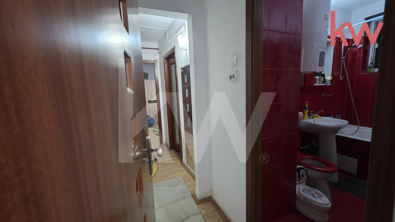 Apartament decomandat, Rovine, centrala, etajul 3