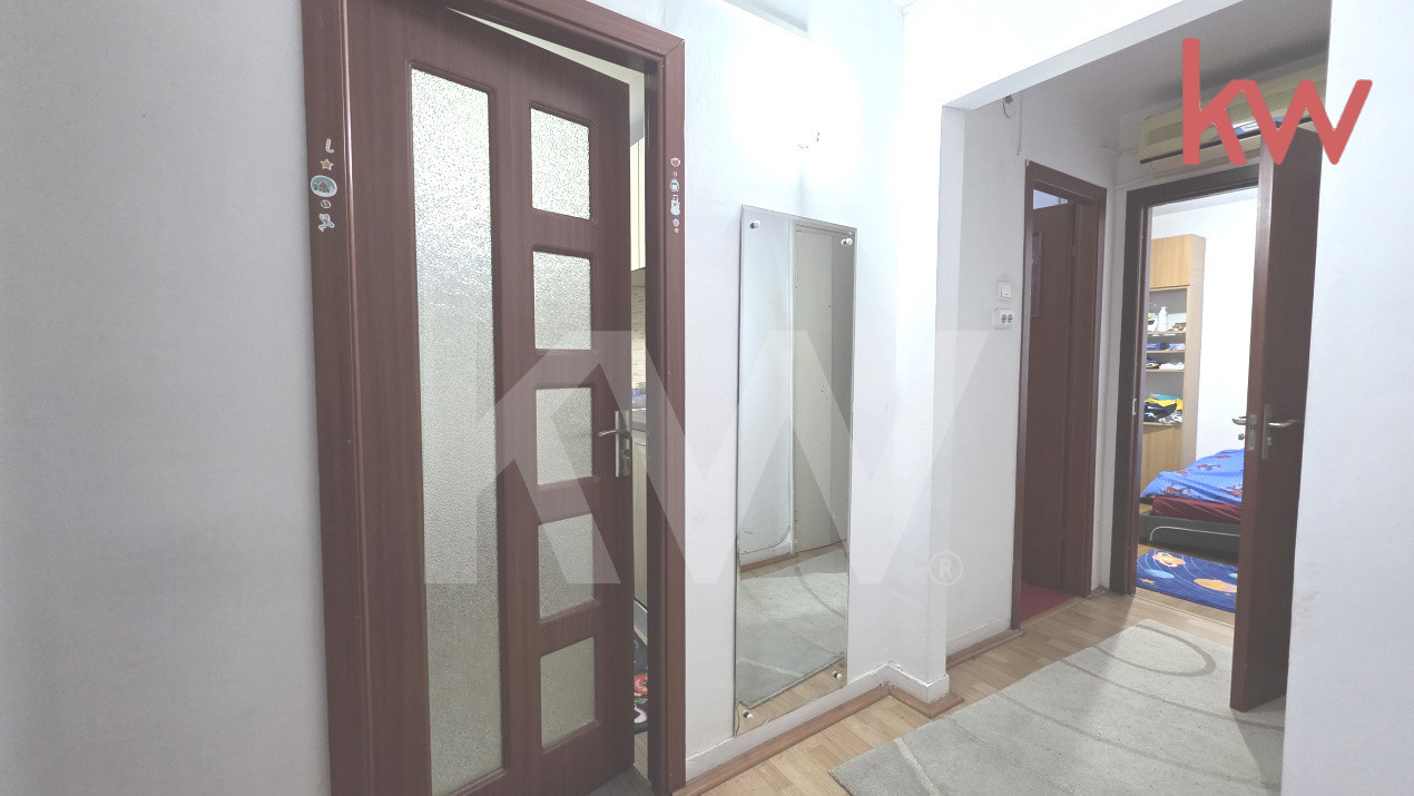 Apartament decomandat, Rovine, centrala, etajul 3