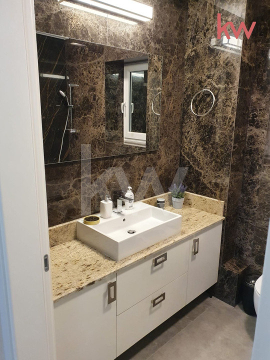 Apartament 3 camere lux, Sf. Apostoli, et. 1