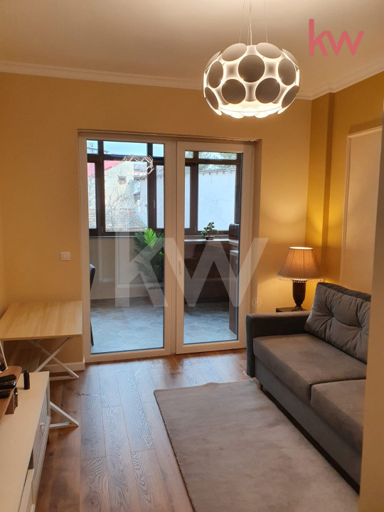 Apartament 3 camere lux, Sf. Apostoli, et. 1