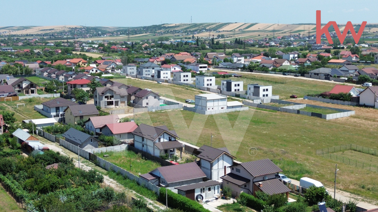 Teren Albesti,, deschidere 26 mp, intre case, imprejmuit- 340 mp