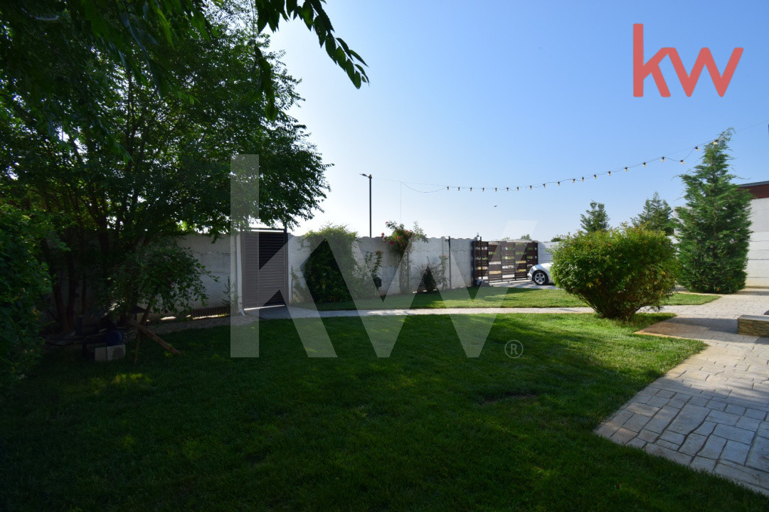 Casa – Bijuterie Arhitecturala cu Panouri Solare si Pompa de Caldura