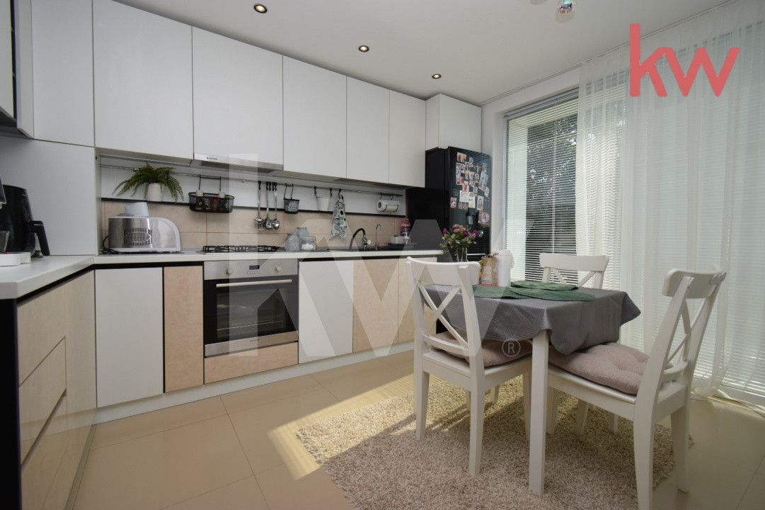 Casa – Bijuterie Arhitecturala cu Panouri Solare si Pompa de Caldura