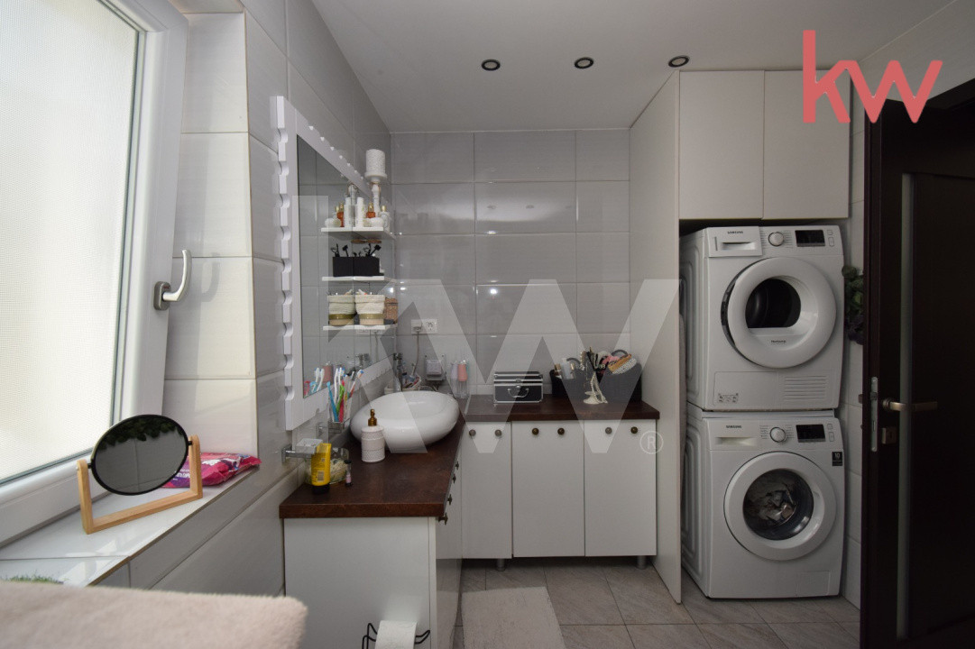 Casa – Bijuterie Arhitecturala cu Panouri Solare si Pompa de Caldura