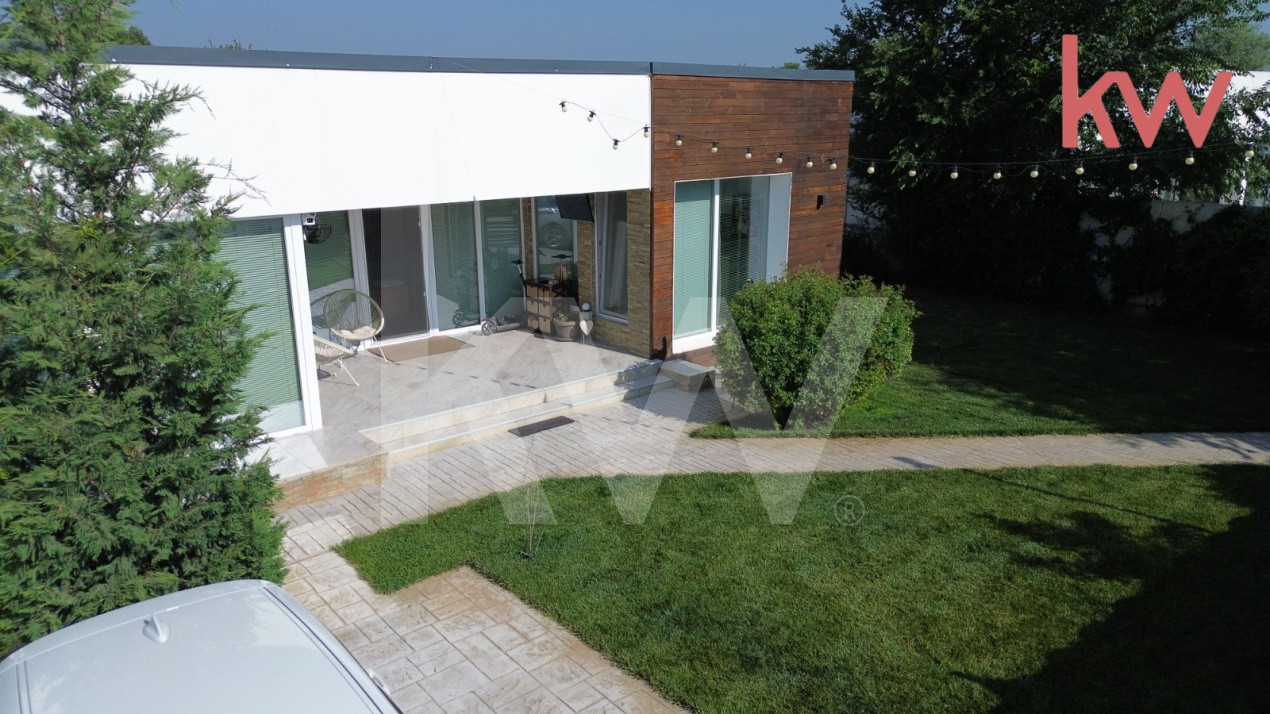 Casa – Bijuterie Arhitecturala cu Panouri Solare si Pompa de Caldura