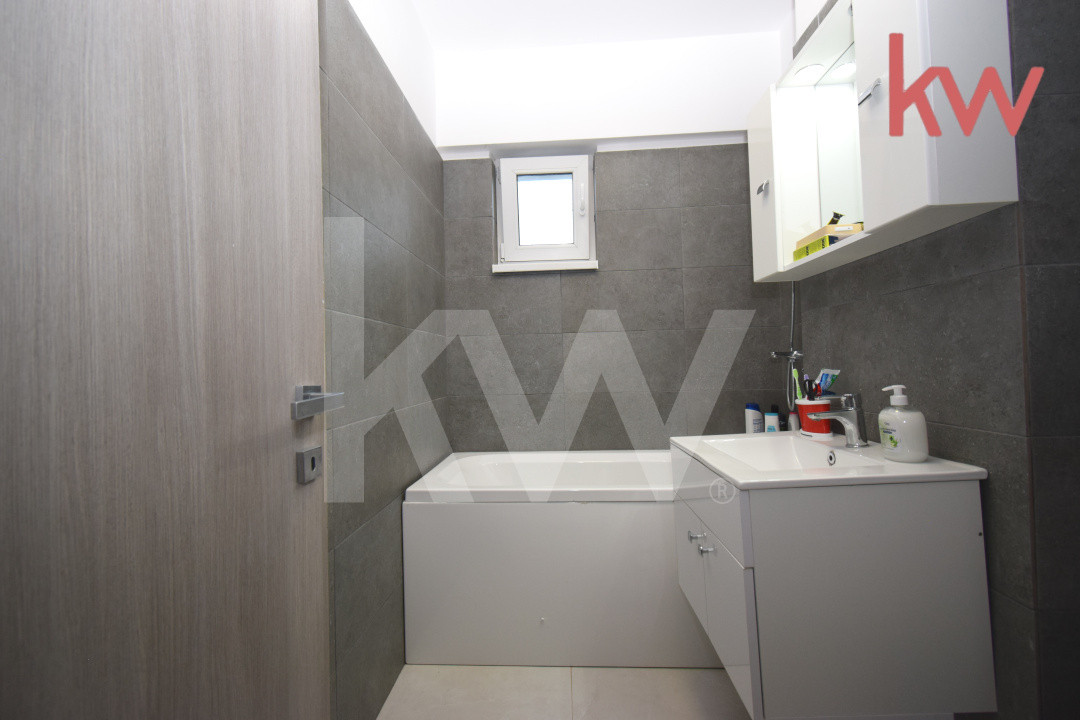 Apartament decomandat, bloc nou, complet mobilat, loc de parcare disponibil