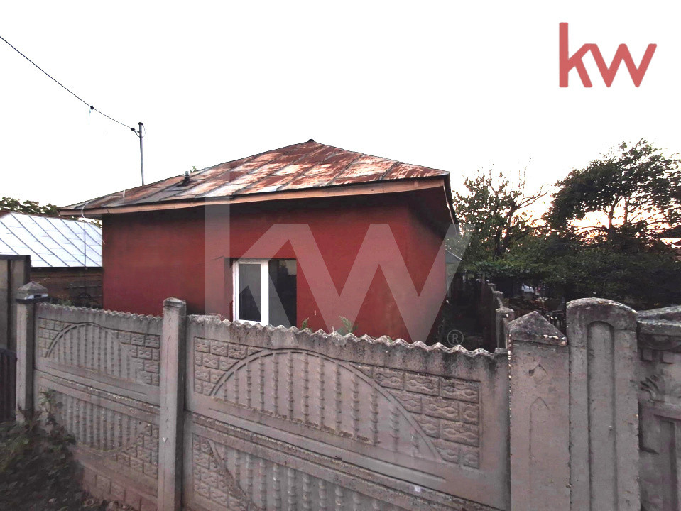 Teren 1.000 mp cu casă demolabilă-Cea mai ieftina proprietate din Cârcea! 