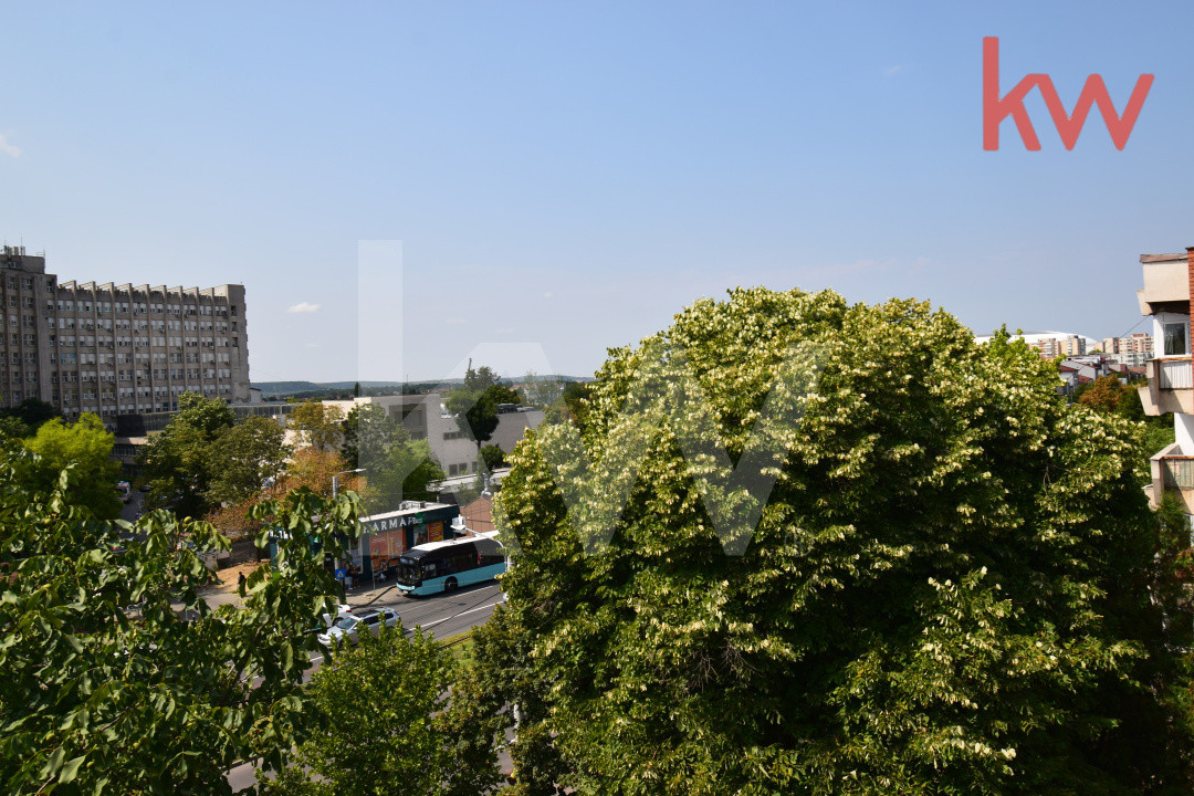 Apartament 4 camere, 1 Mai , Insula, centrala termica, langa Medicina