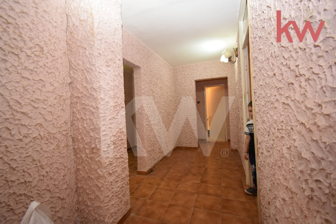 Apartament 4 camere George Enescu, decomandat 