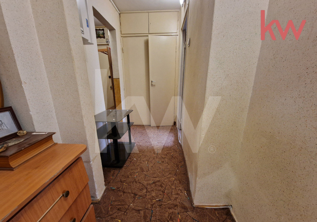 DE VÂNZARE, Apartament 3 camere in centru 