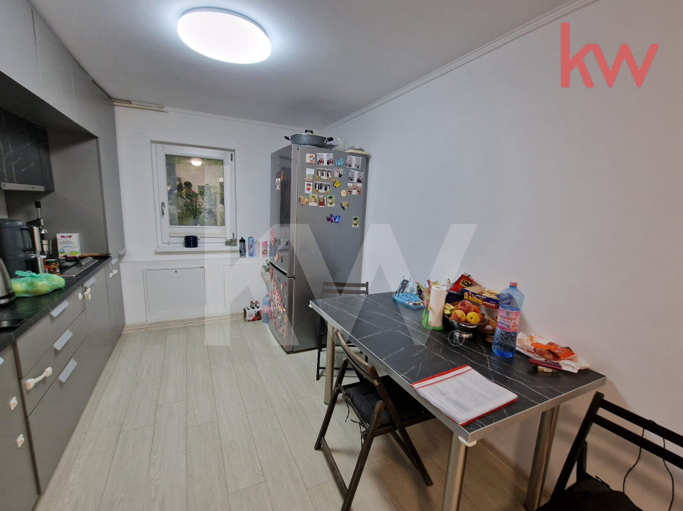 DE VÂNZARE, Apartament 3 camere in rovine 