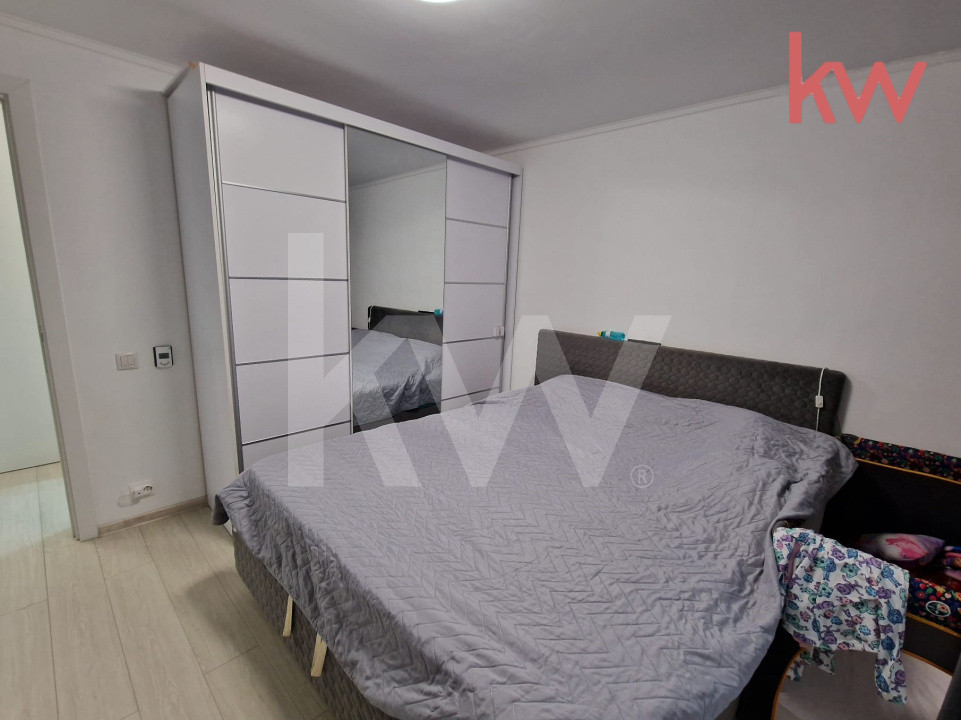 DE VÂNZARE, Apartament 3 camere in rovine 
