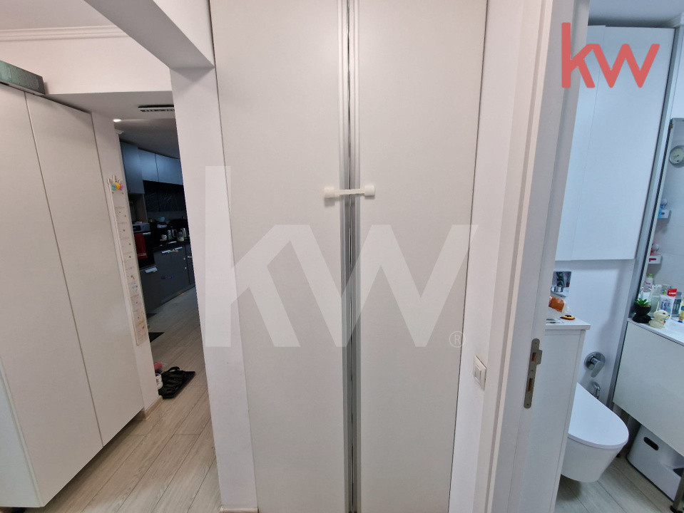 DE VÂNZARE, Apartament 3 camere in rovine 