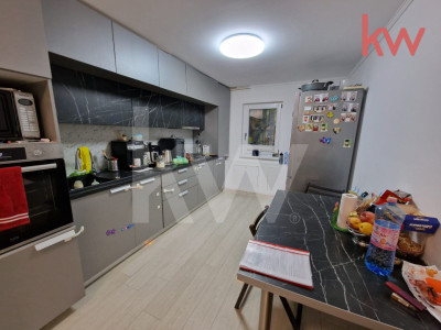 DE VÂNZARE, Apartament 3 camere in rovine 