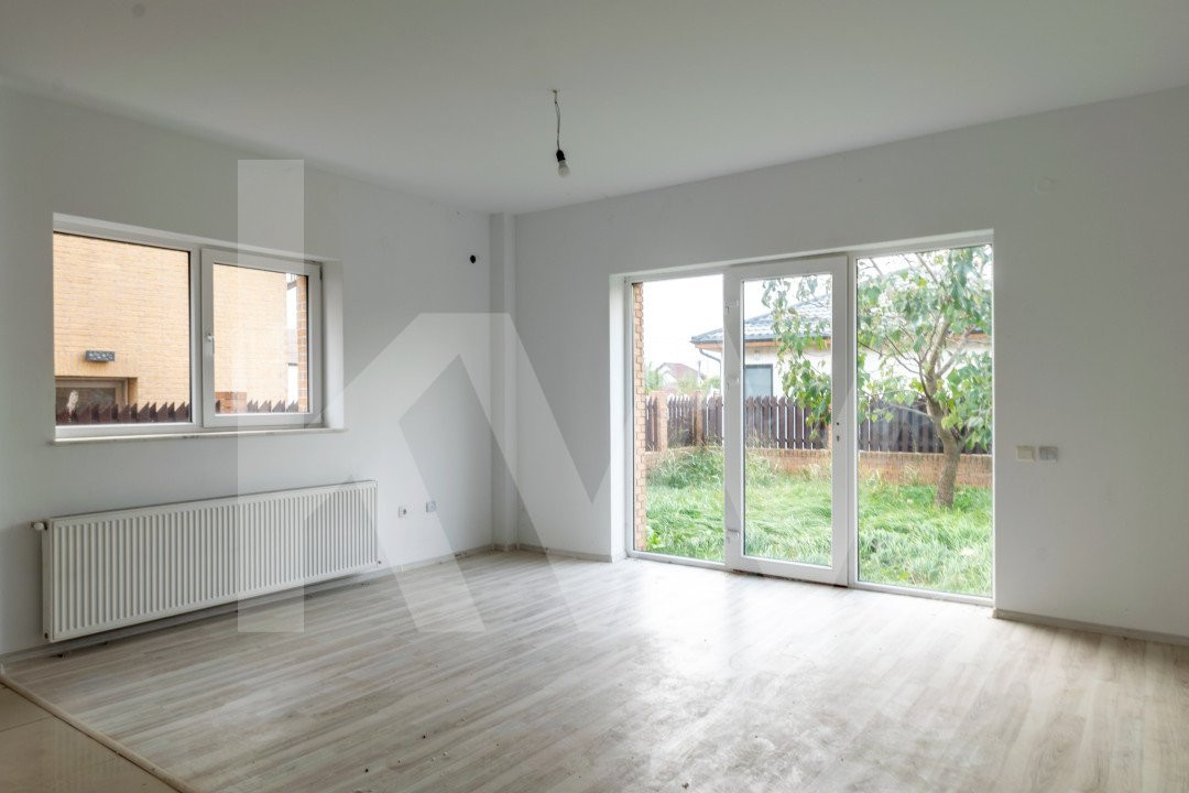 Casa duplex, zona Damila, 3 dormitoare, living, baie, bucatarie