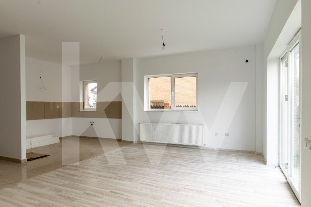 Casa duplex, zona Damila, 3 dormitoare, living, baie, bucatarie
