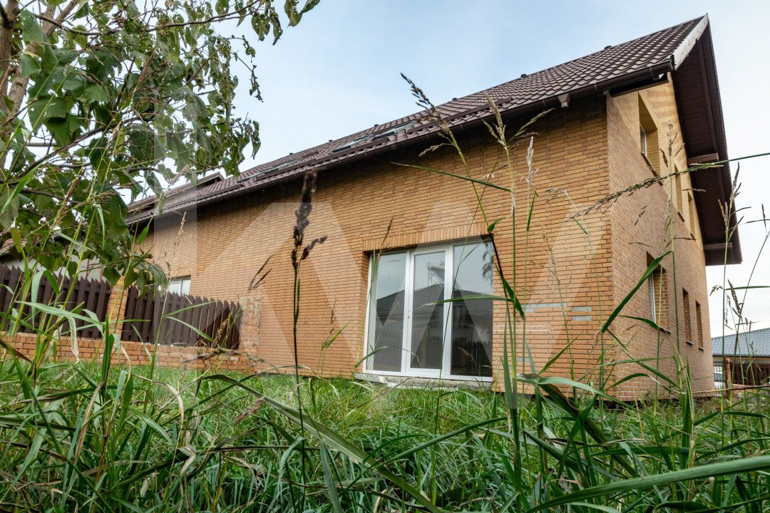 Casa duplex, zona Damila, 3 dormitoare, living, baie, bucatarie
