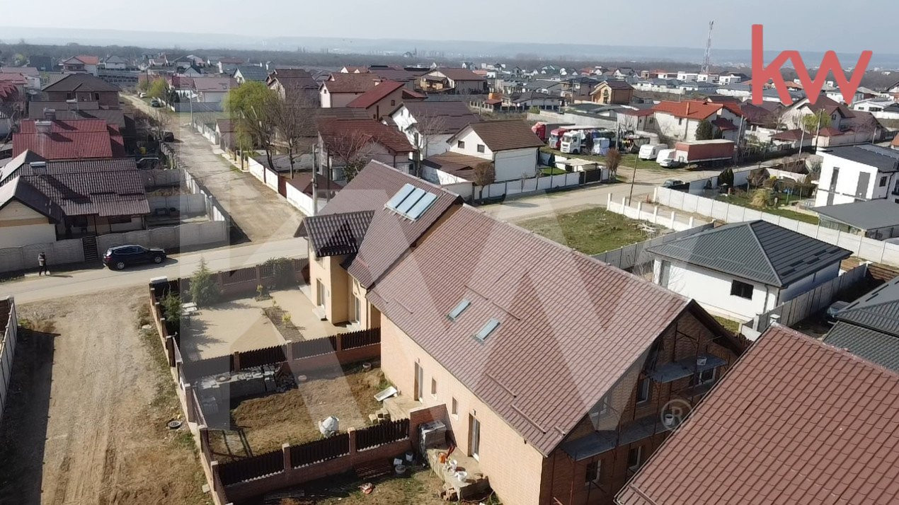 Casa duplex, zona Damila, 3 dormitoare, living, baie, bucatarie