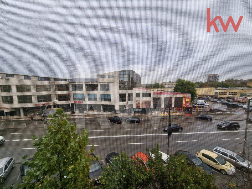 DE VANZARE apartament 2 camere decomandate Bulevardul Decebal