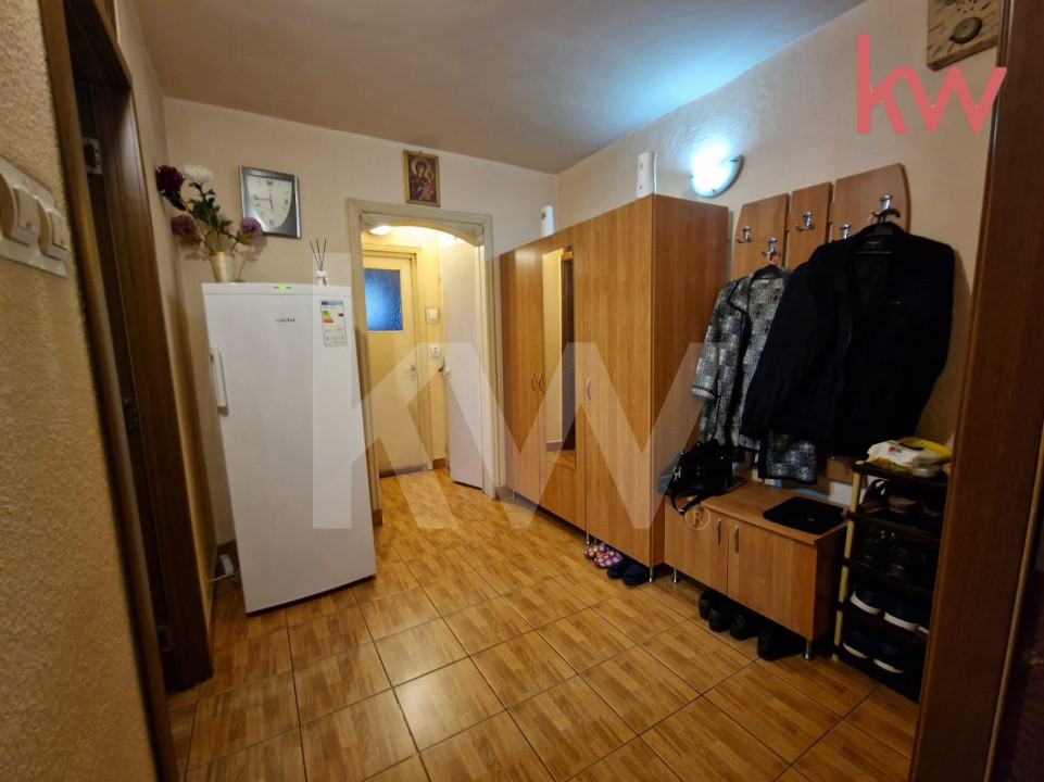 DE VANZARE apartament 2 camere decomandate Bulevardul Decebal