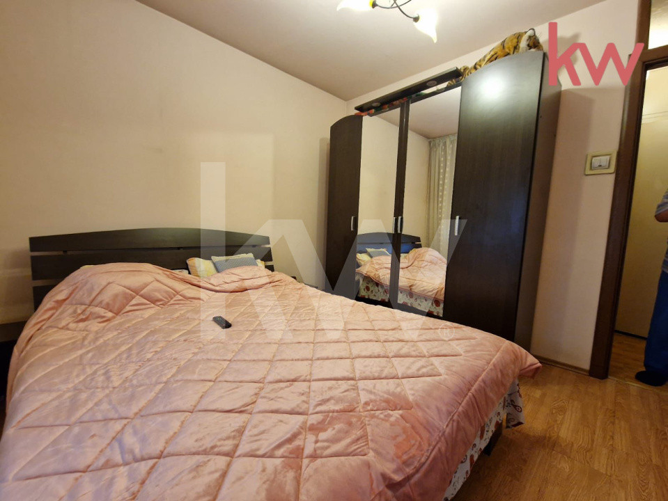 DE VANZARE apartament 2 camere decomandate Bulevardul Decebal