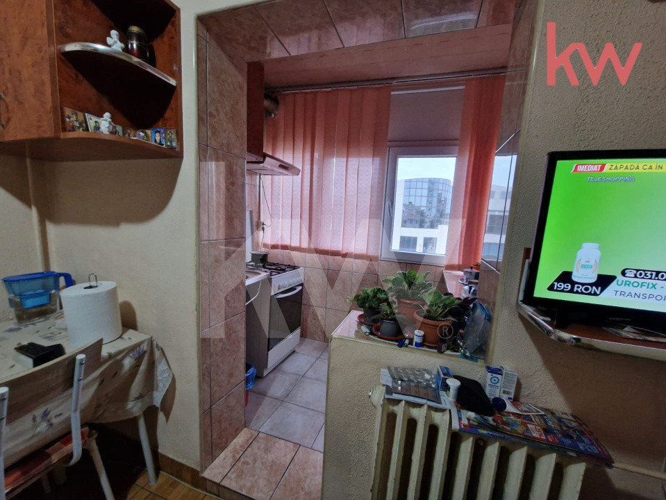 DE VANZARE apartament 2 camere decomandate Bulevardul Decebal