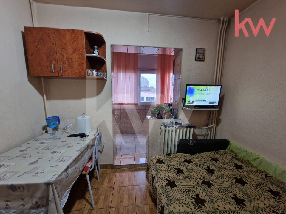 DE VANZARE apartament 2 camere decomandate Bulevardul Decebal