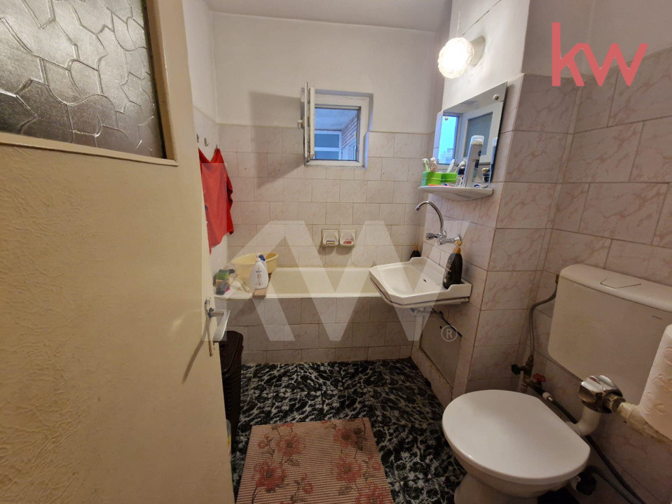 DE VANZARE apartament 2 camere decomandate Bulevardul Decebal