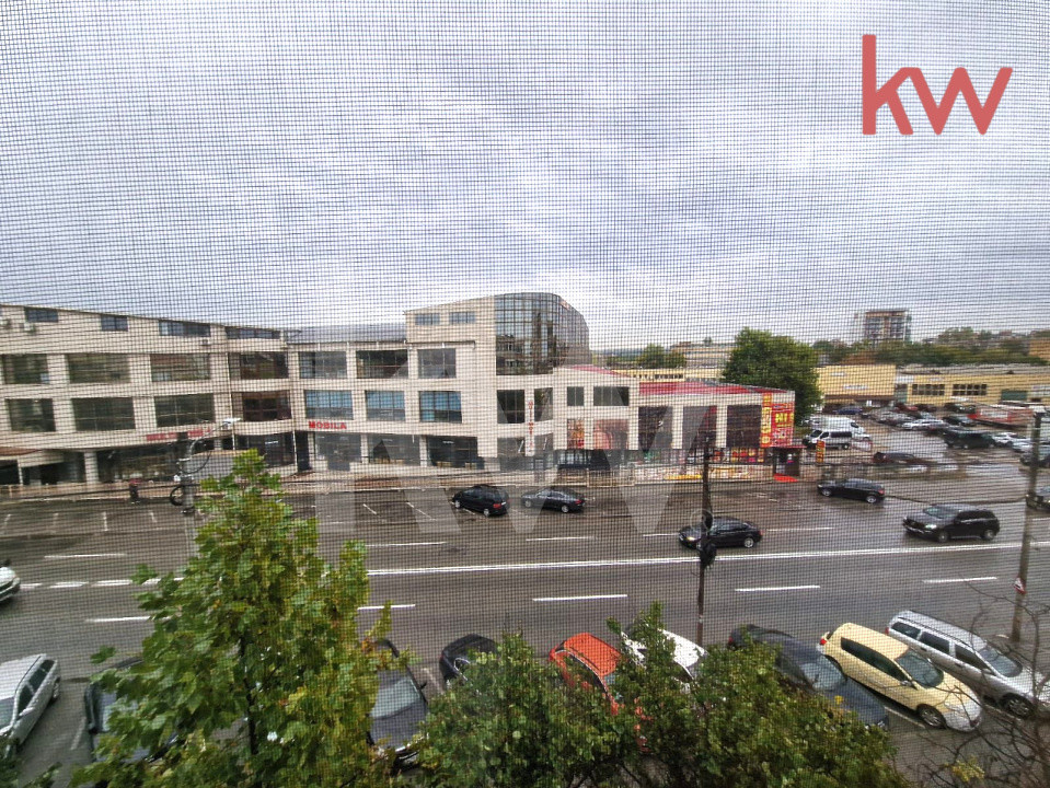 DE VANZARE apartament 2 camere decomandate Bulevardul Decebal