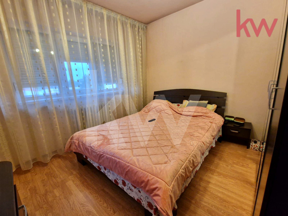 DE VANZARE apartament 2 camere decomandate Bulevardul Decebal