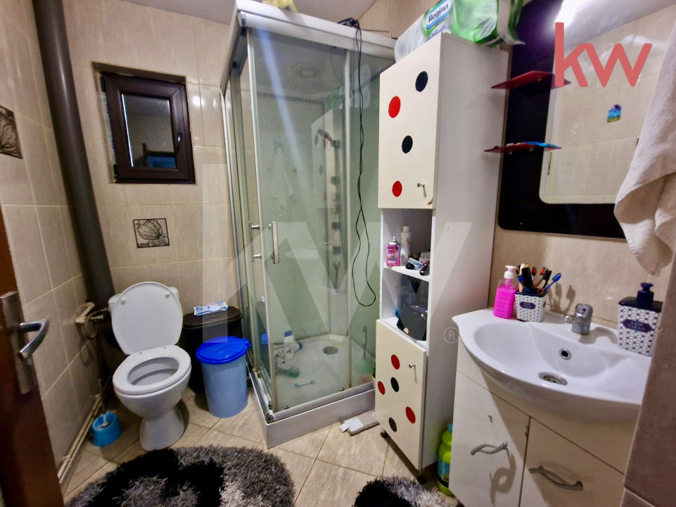 Casa De Vanzare La PRET De APARTAMENT