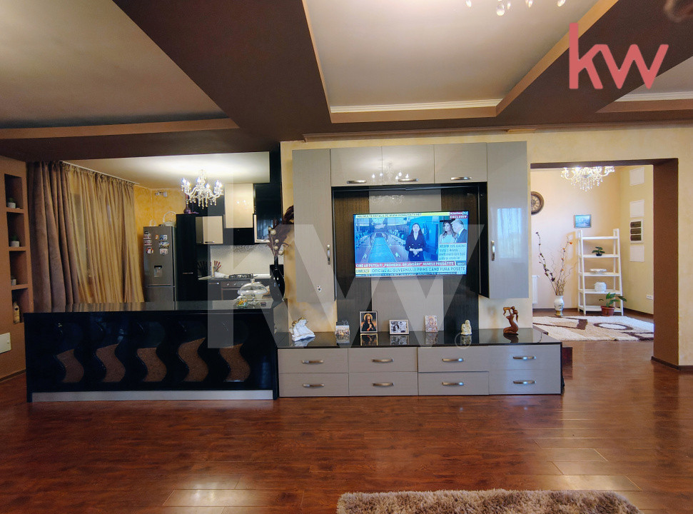 ✨Vila 8 camere, premium – Investiție versatilă, Brădești