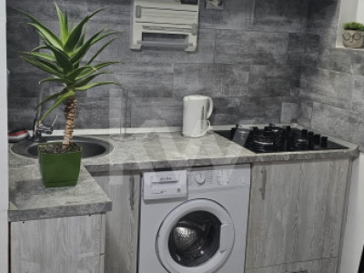 Apartament 2 camere V. Rosie - ideal pentru studenti sau investitie inteligenta 