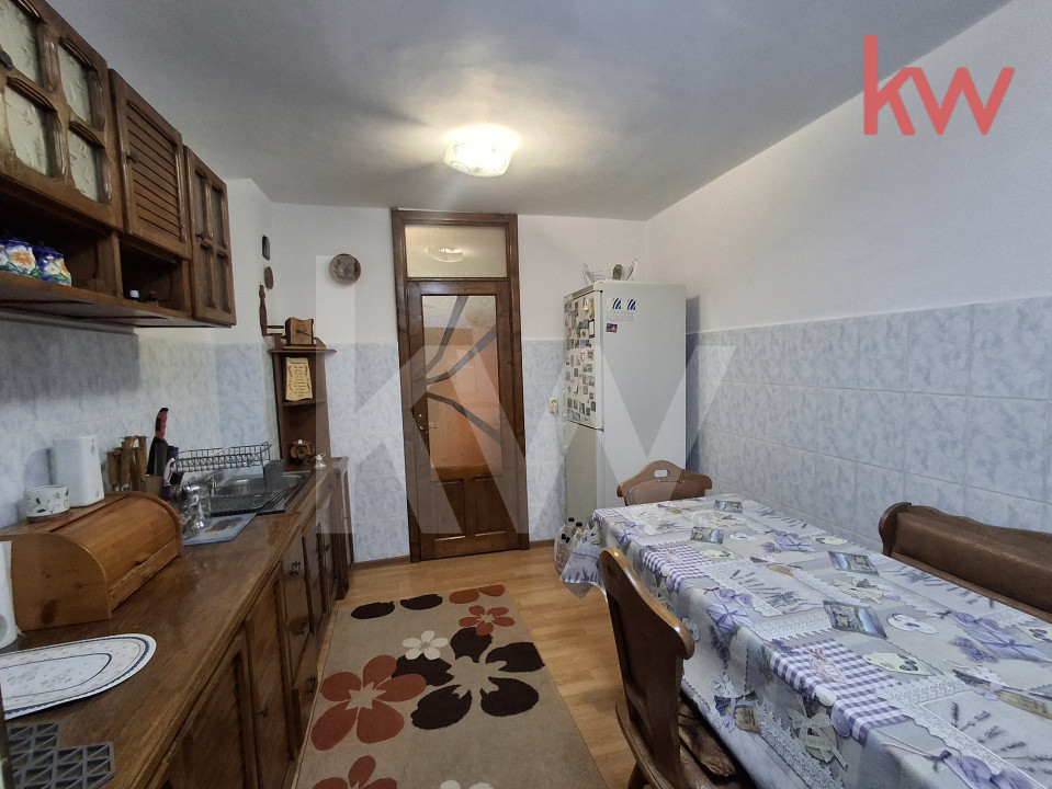 Apartment 3 camere de închiriat 