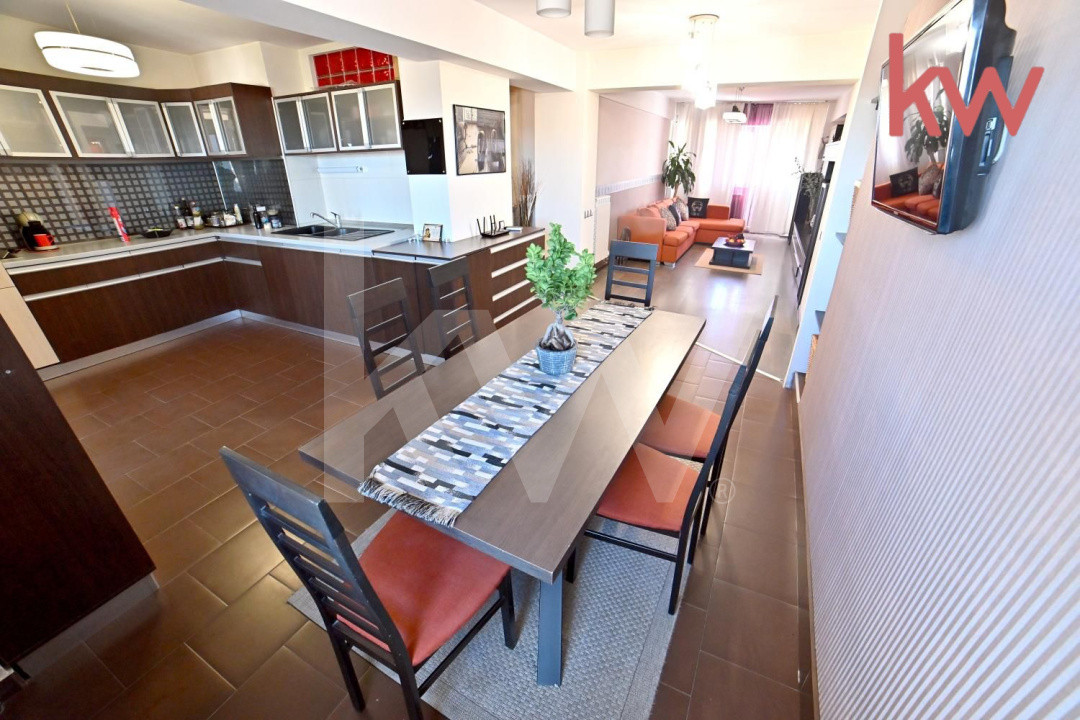 Apartament de Vanzare, Suprafata generoasa -  complet utilat/mobilat, Rovine