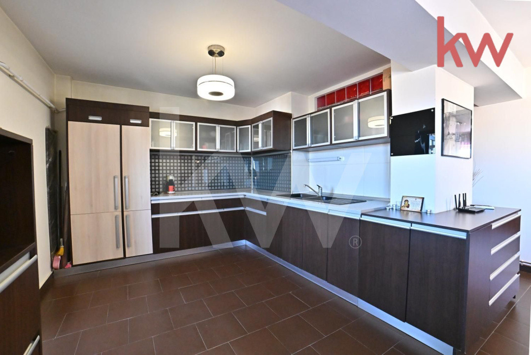 Apartament de Vanzare, Suprafata generoasa -  complet utilat/mobilat, Rovine