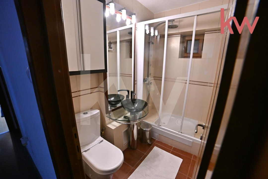 Apartament de Vanzare, Suprafata generoasa -  complet utilat/mobilat, Rovine