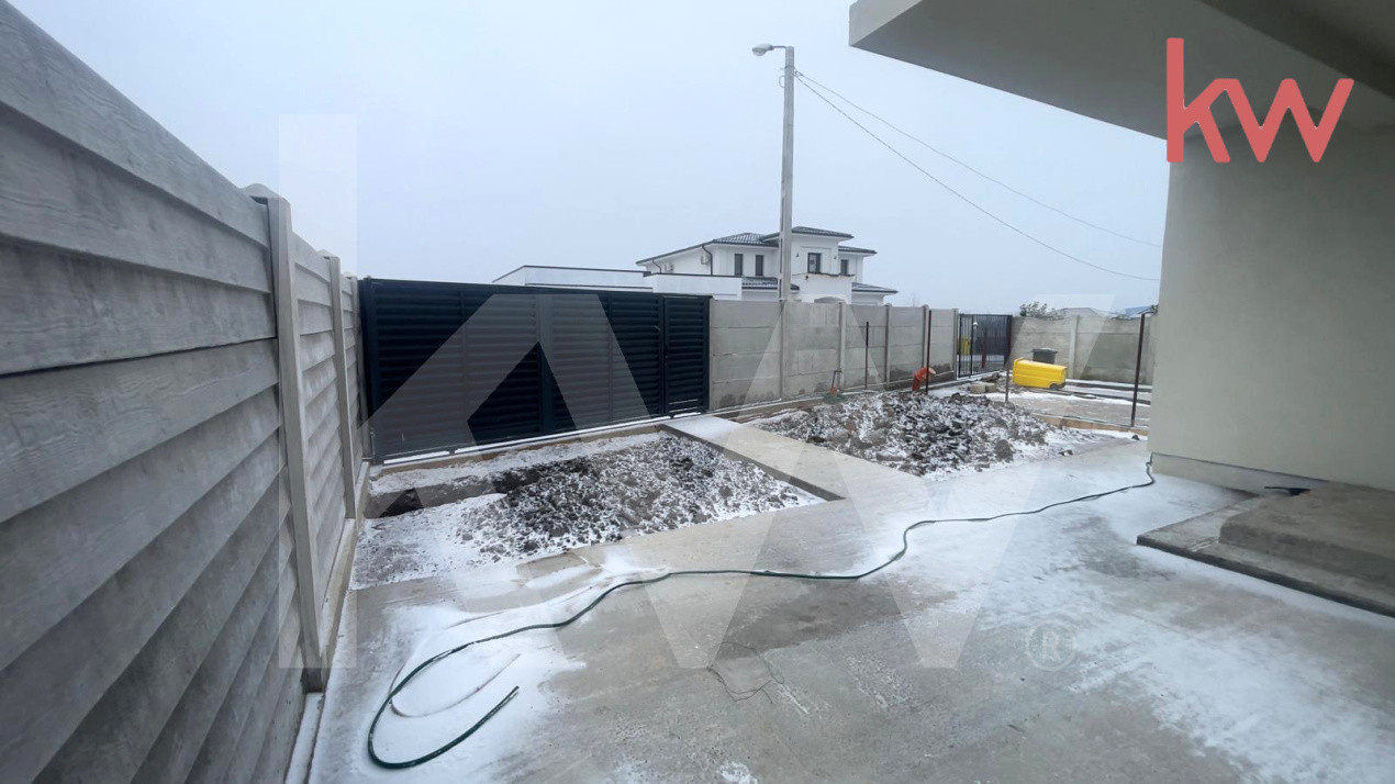 Casa tip duplex, Carcea, toate utilitatile la alb