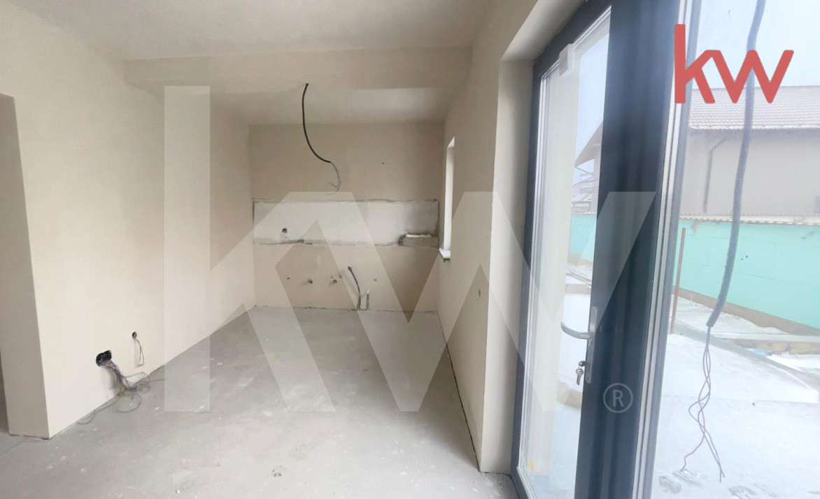 Casa tip duplex, Carcea, toate utilitatile la alb