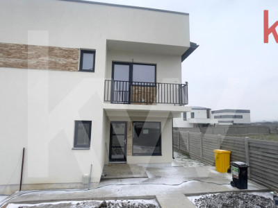 Casa tip duplex, Carcea, toate utilitatile la alb