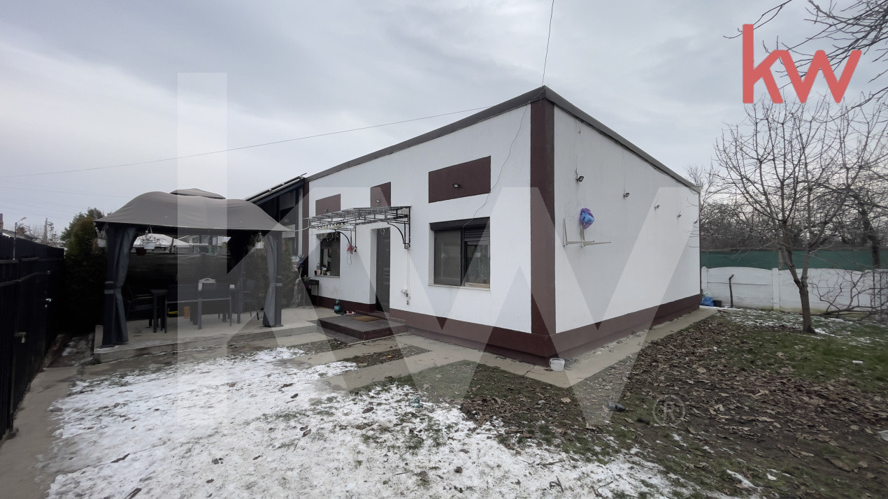 Triplex cu grădină și stradă privată – confort, intimitate și stil